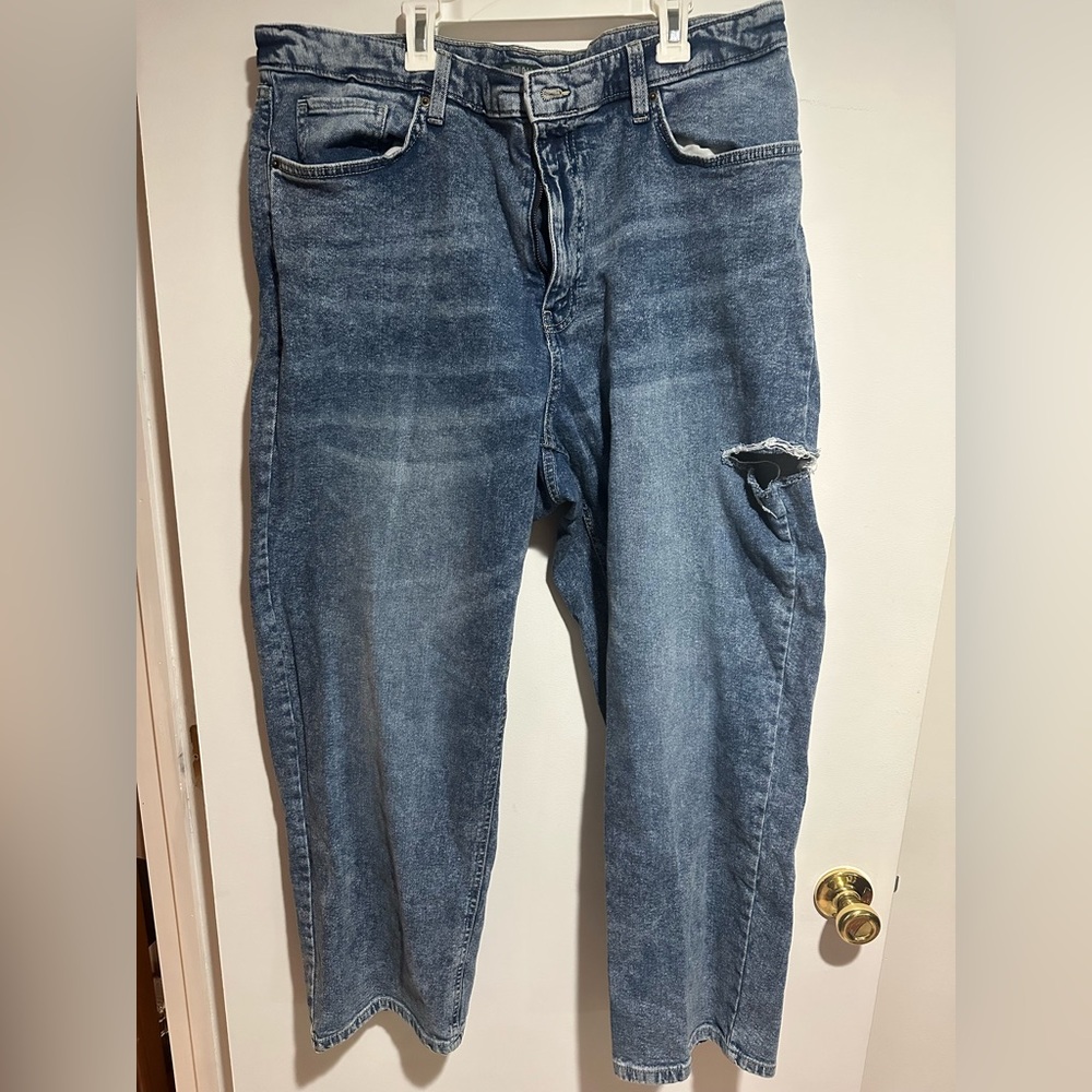 Women's High-Rise 90's Relaxed Slashed Straight
Jeans - Wild Fable™ Medium
Wash
